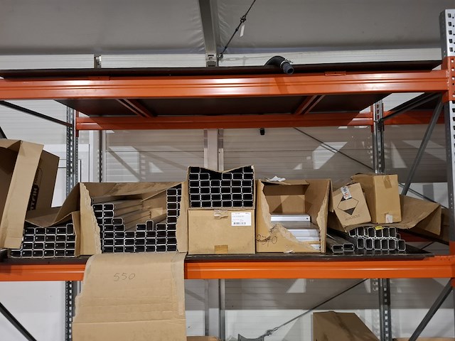 Partij metaal, aluminium en kunststof profielen - afbeelding 23 van  40