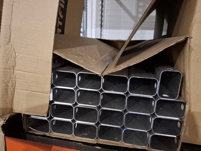 Partij metaal, aluminium en kunststof profielen - afbeelding 36 van  40