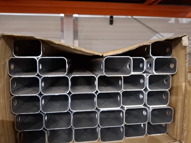 Partij metaal, aluminium en kunststof profielen - afbeelding 37 van  40