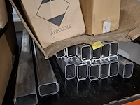 Partij metaal, aluminium en kunststof profielen - afbeelding 39 van  40