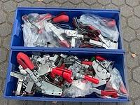 Partij metaal klemmen - afbeelding 1 van  5