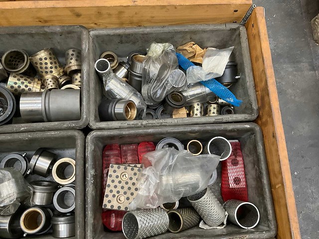 Partij metaalvoorraden; inclusief 2x palletbox; - afbeelding 3 van  13