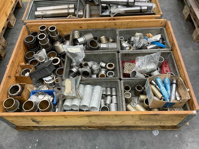 Partij metaalvoorraden; inclusief 2x palletbox; - afbeelding 11 van  13