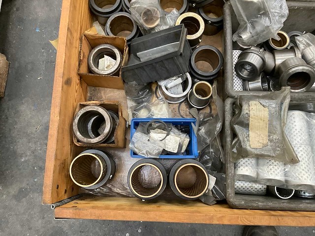 Partij metaalvoorraden; inclusief 2x palletbox; - afbeelding 13 van  13