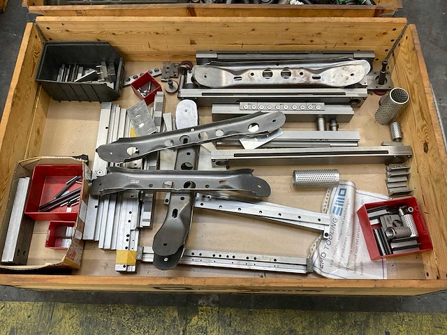 Partij metaalvoorraden - afbeelding 2 van  8