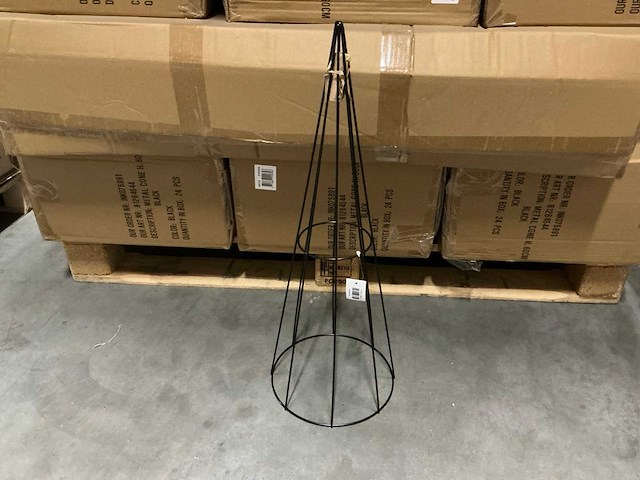 Partij metal cones h60cm black (504x) - afbeelding 1 van  4