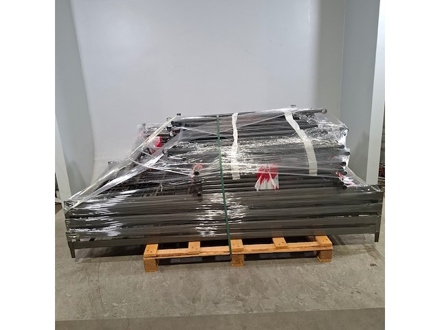Partij metalen bed onderdelen - afbeelding 1 van  6
