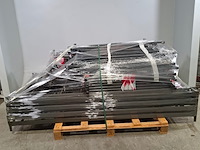Partij metalen bed onderdelen