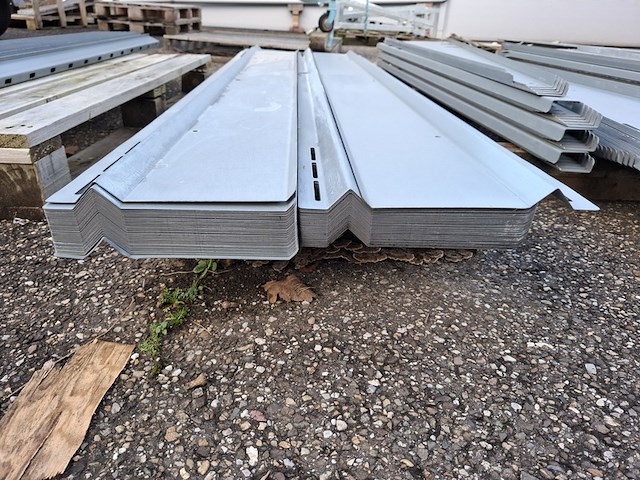 Partij metalen en aluminium profielen - afbeelding 2 van  22
