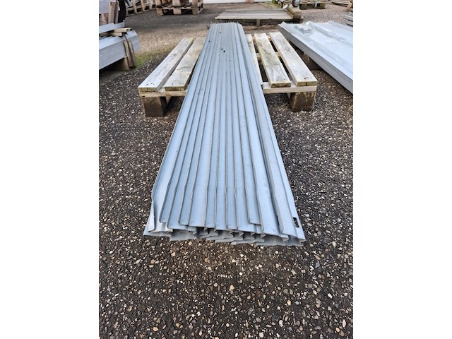 Partij metalen en aluminium profielen - afbeelding 3 van  22