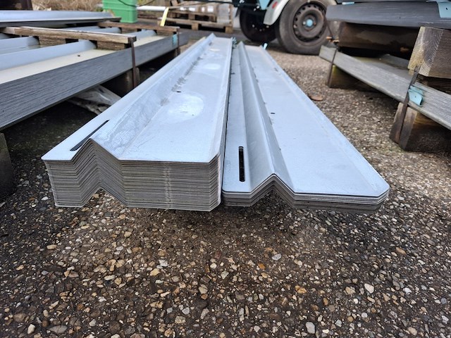 Partij metalen en aluminium profielen - afbeelding 9 van  22