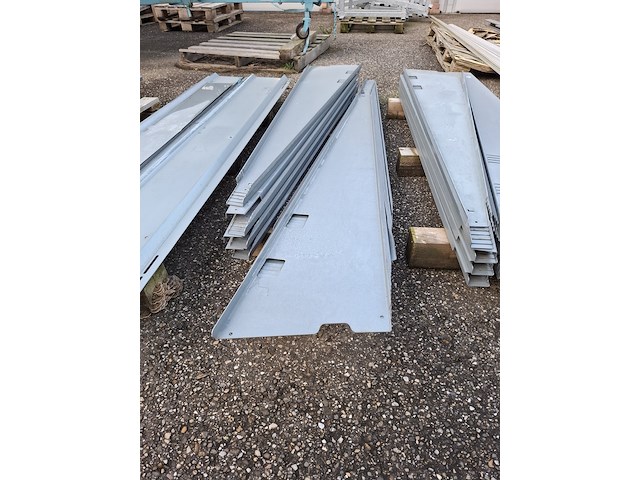 Partij metalen en aluminium profielen - afbeelding 21 van  22