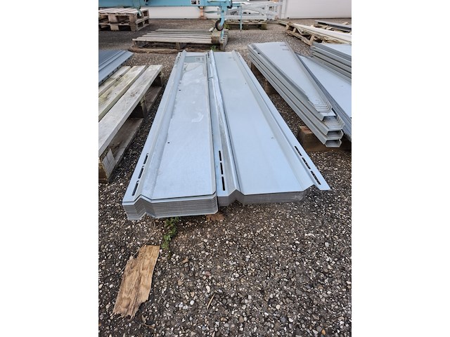Partij metalen en aluminium profielen - afbeelding 22 van  22