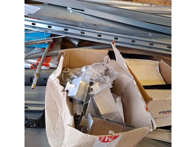 Partij metalen en aluminium profielen - afbeelding 4 van  20