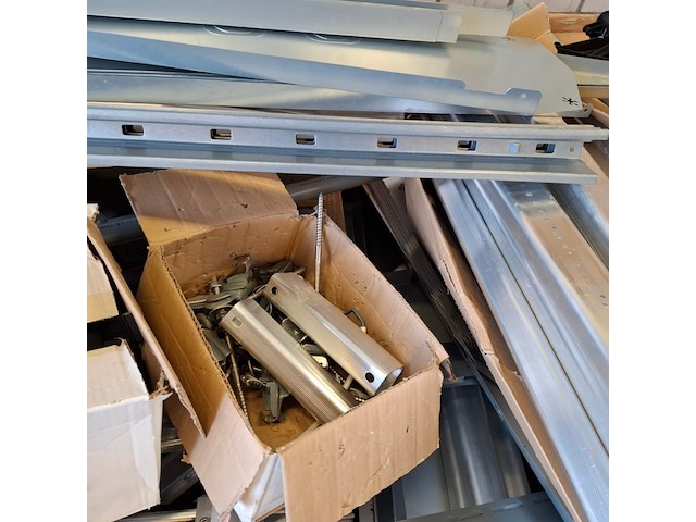 Partij metalen en aluminium profielen - afbeelding 5 van  20
