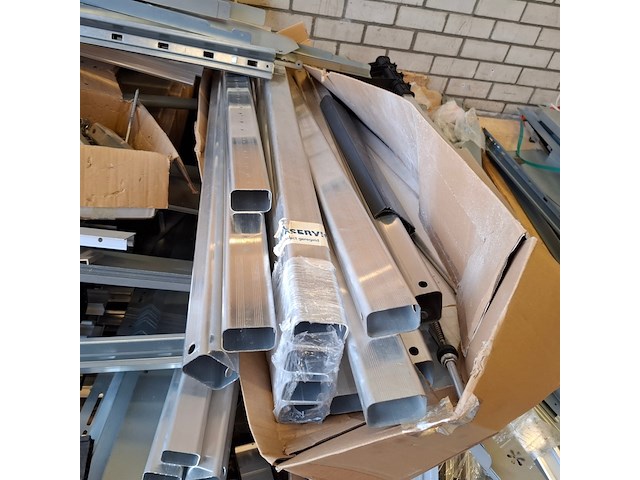 Partij metalen en aluminium profielen - afbeelding 6 van  20