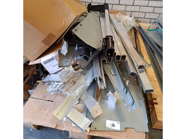 Partij metalen en aluminium profielen - afbeelding 7 van  20
