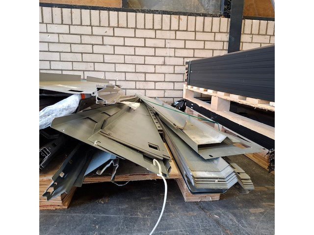 Partij metalen en aluminium profielen - afbeelding 11 van  20