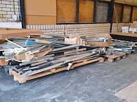 Partij metalen en aluminium profielen - afbeelding 1 van  20