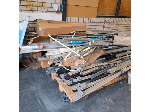 Partij metalen en aluminium profielen - afbeelding 16 van  20
