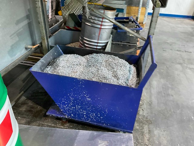 Partij metalen en kunststof - afbeelding 10 van  14