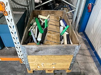 Partij metalen en kunststof - afbeelding 13 van  14
