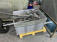 Partij metalen en kunststof - afbeelding 2 van  7