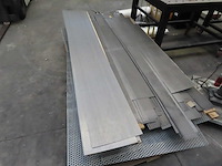 Partij metalen (gaas)platen - afbeelding 2 van  4