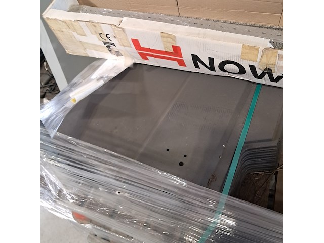 Partij metalen goten en deuren - afbeelding 2 van  6