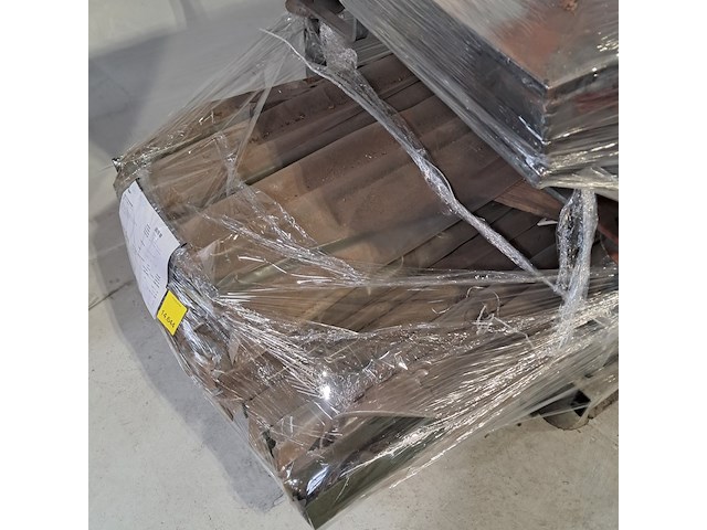 Partij metalen goten en deuren - afbeelding 6 van  6