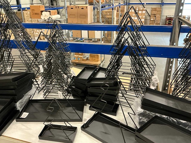 Partij metalen kerstbomen zwart h21&35&48cm (72x) - afbeelding 4 van  9