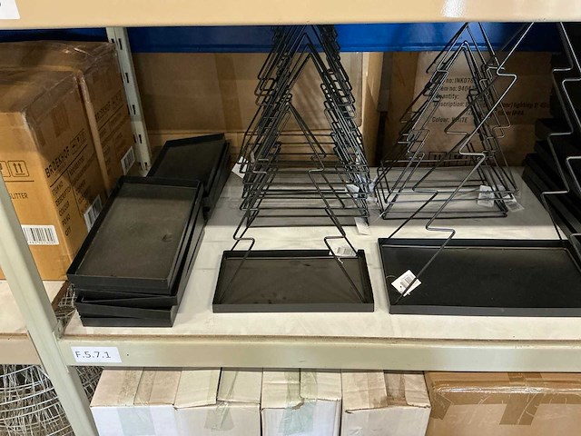 Partij metalen kerstbomen zwart h35&48cm (37x) - afbeelding 6 van  6