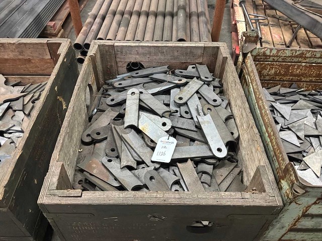 Partij metalen onderdelen - afbeelding 3 van  6