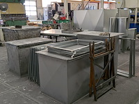 Partij metalen profielen en halffabricaten