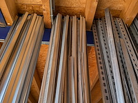 Partij metalen profielen en montagerails - afbeelding 12 van  14
