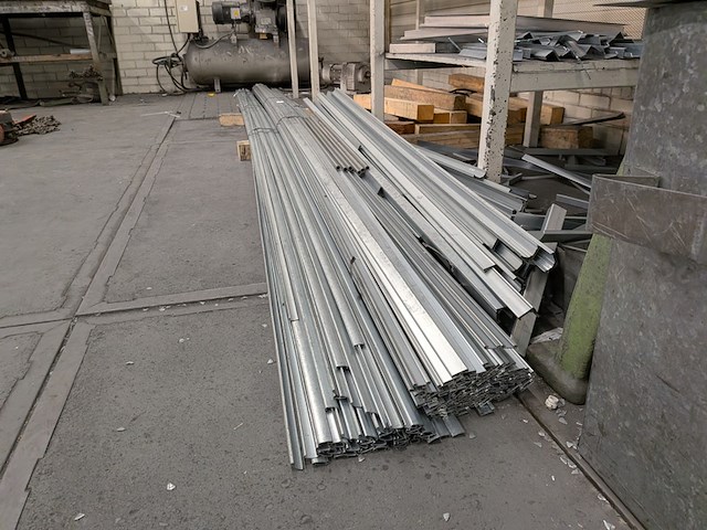 Partij metalen profielen - afbeelding 3 van  13