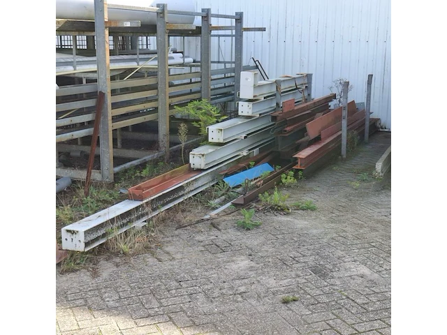 Partij metalen profielen - afbeelding 1 van  9