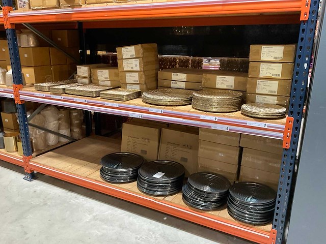 Partij metalen schalen - afbeelding 1 van  10