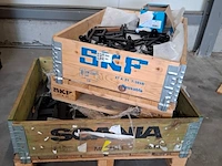 Partij metalen schap/ophang materiaal zwart gemoffeld