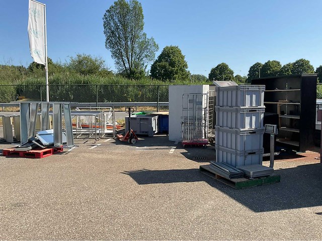 Partij metalen - afbeelding 1 van  6