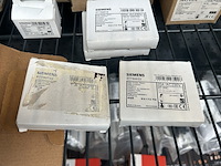 Partij meterkast toebehoren w.o. smelt- en mespatronen en magneetschakelaars ca. 65x siemens - afbeelding 3 van  8