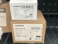 Partij meterkast toebehoren w.o. smelt- en mespatronen en magneetschakelaars ca. 65x siemens - afbeelding 5 van  8