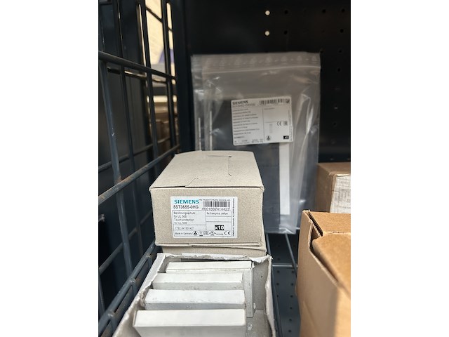 Partij meterkast toebehoren w.o. smelt- en mespatronen en magneetschakelaars ca. 65x siemens - afbeelding 7 van  8