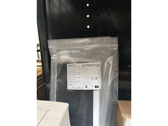 Partij meterkast toebehoren w.o. smelt- en mespatronen en magneetschakelaars ca. 65x siemens - afbeelding 8 van  8