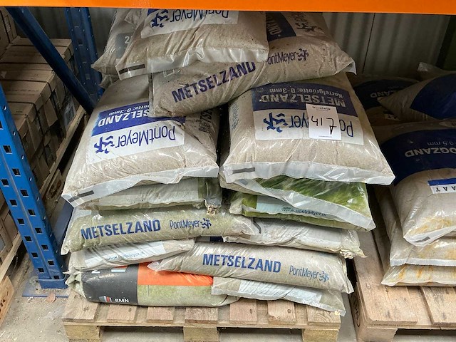 Partij metsel / ophoogzand - afbeelding 2 van  5