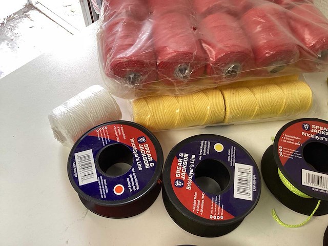 Partij metselkoorden met blokjes diverse bouw - afbeelding 2 van  2