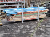 Partij metselprofielen in transportbok - afbeelding 1 van  7