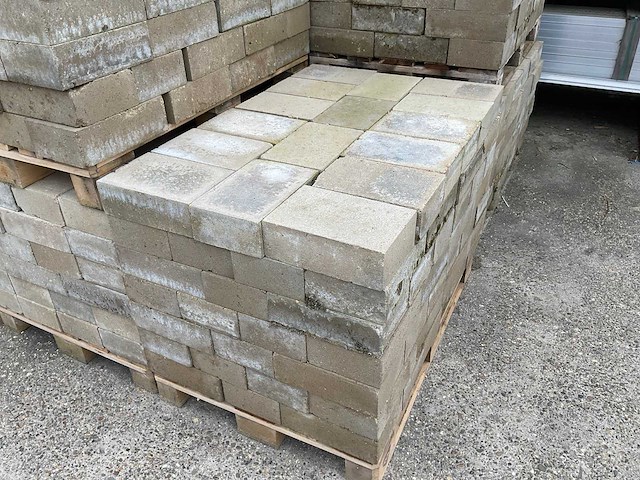 Partij metselstenen - afbeelding 1 van  2