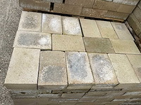 Partij metselstenen - afbeelding 2 van  2