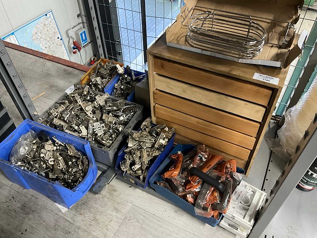 Partij meubelonderdelen & diverse - afbeelding 1 van  5